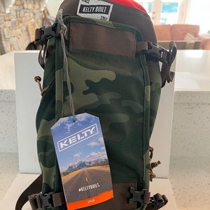 Kelly Built sling bag